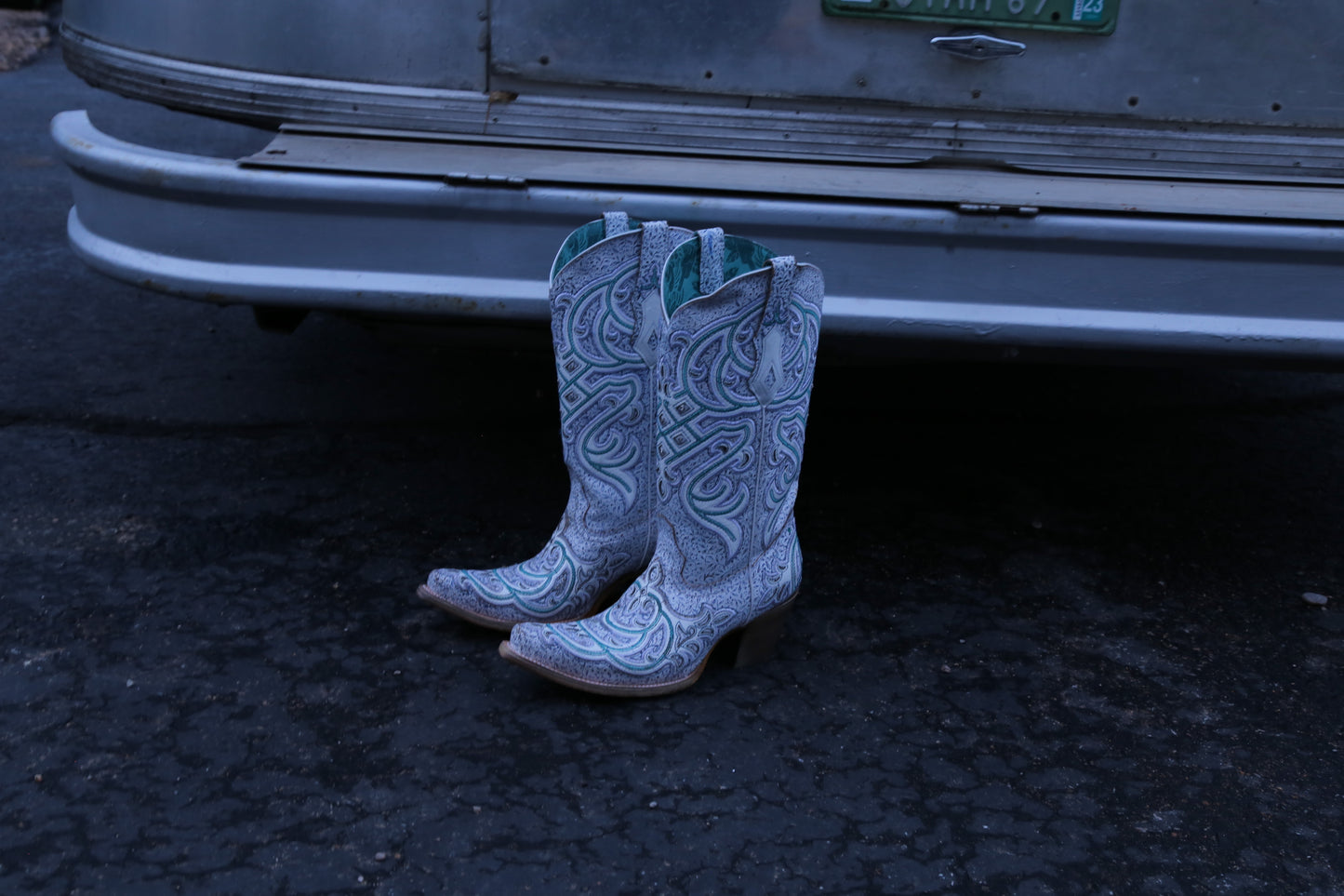 Cowhide Boots, Pointed Toe - Women Corral Boots C4055