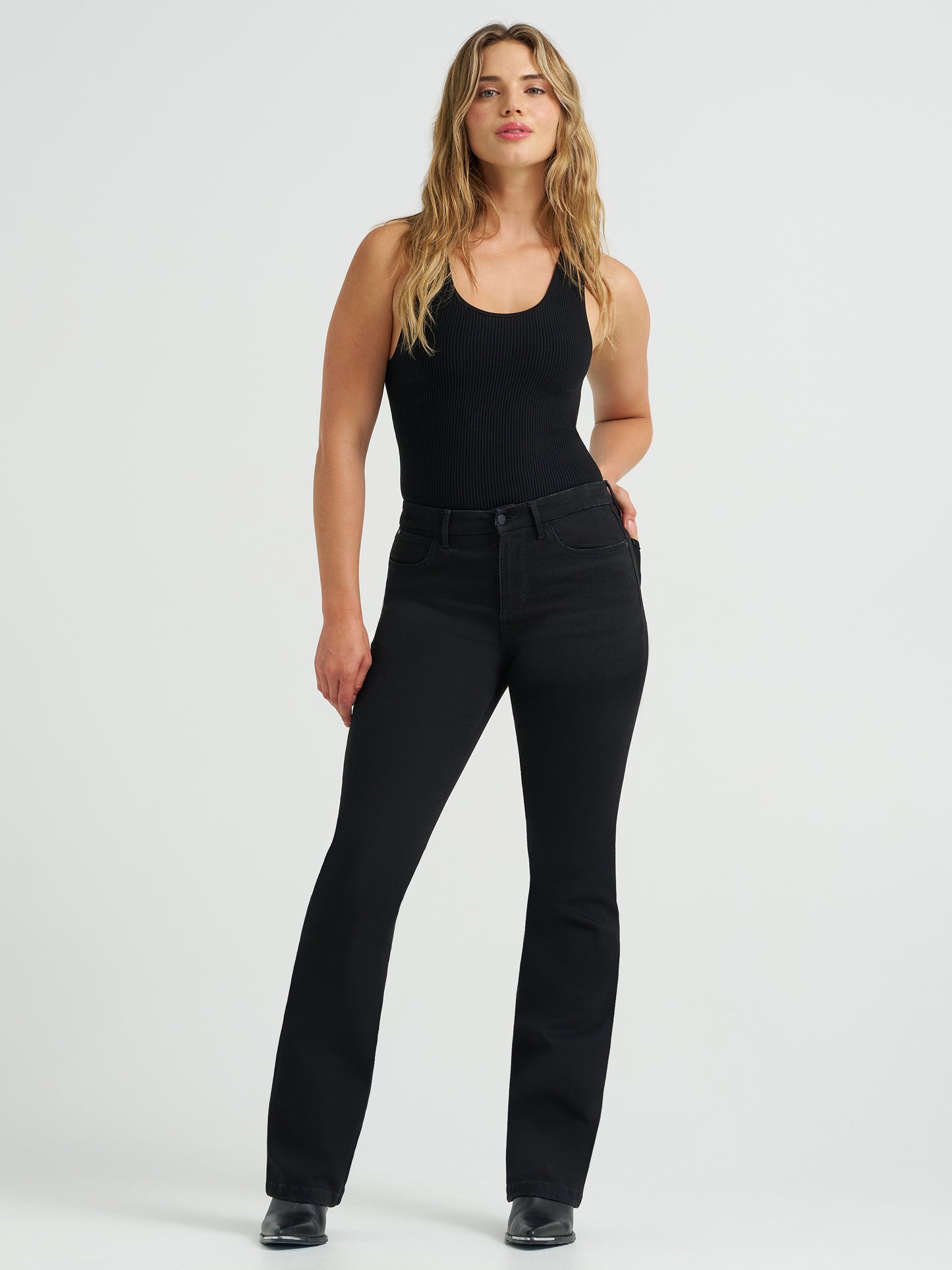 Women Wrangler Jean Leighton 112371949