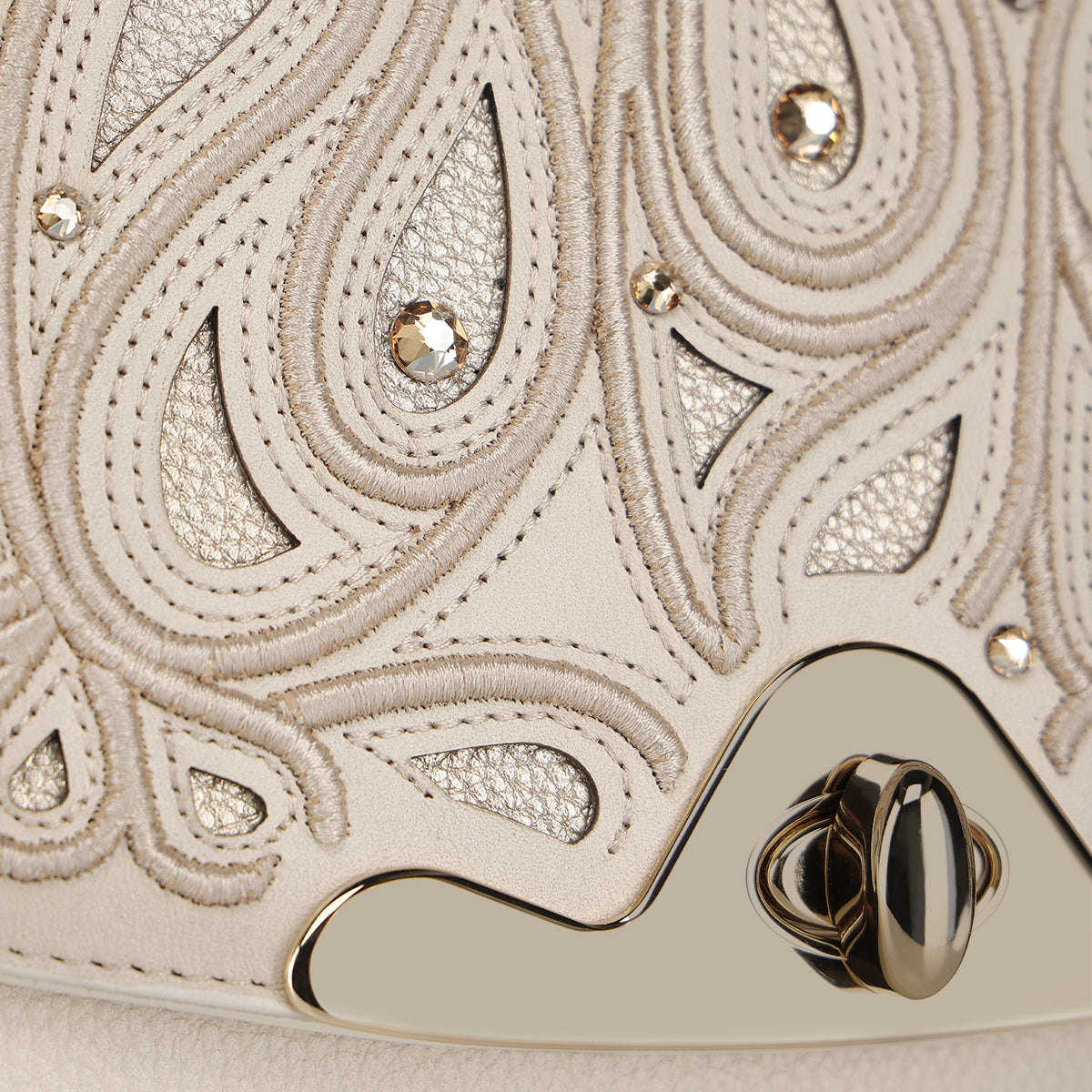 Women Cuadra Bovine Leather Bag DU823